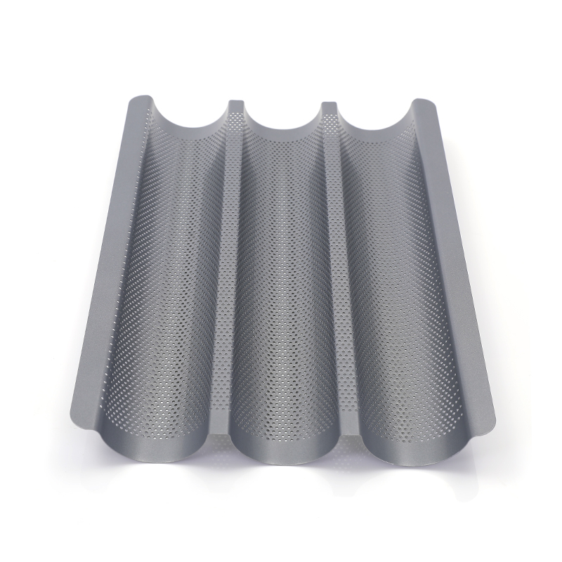 Molde perforado antiadherente para baguettes de 3 canales