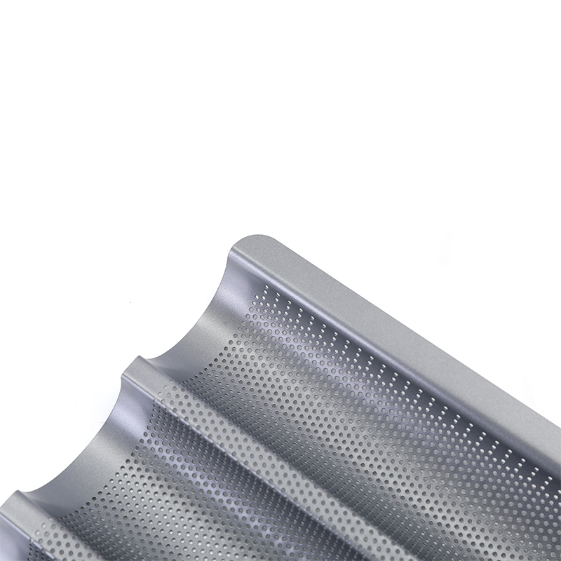 Molde perforado antiadherente para baguettes de 3 canales