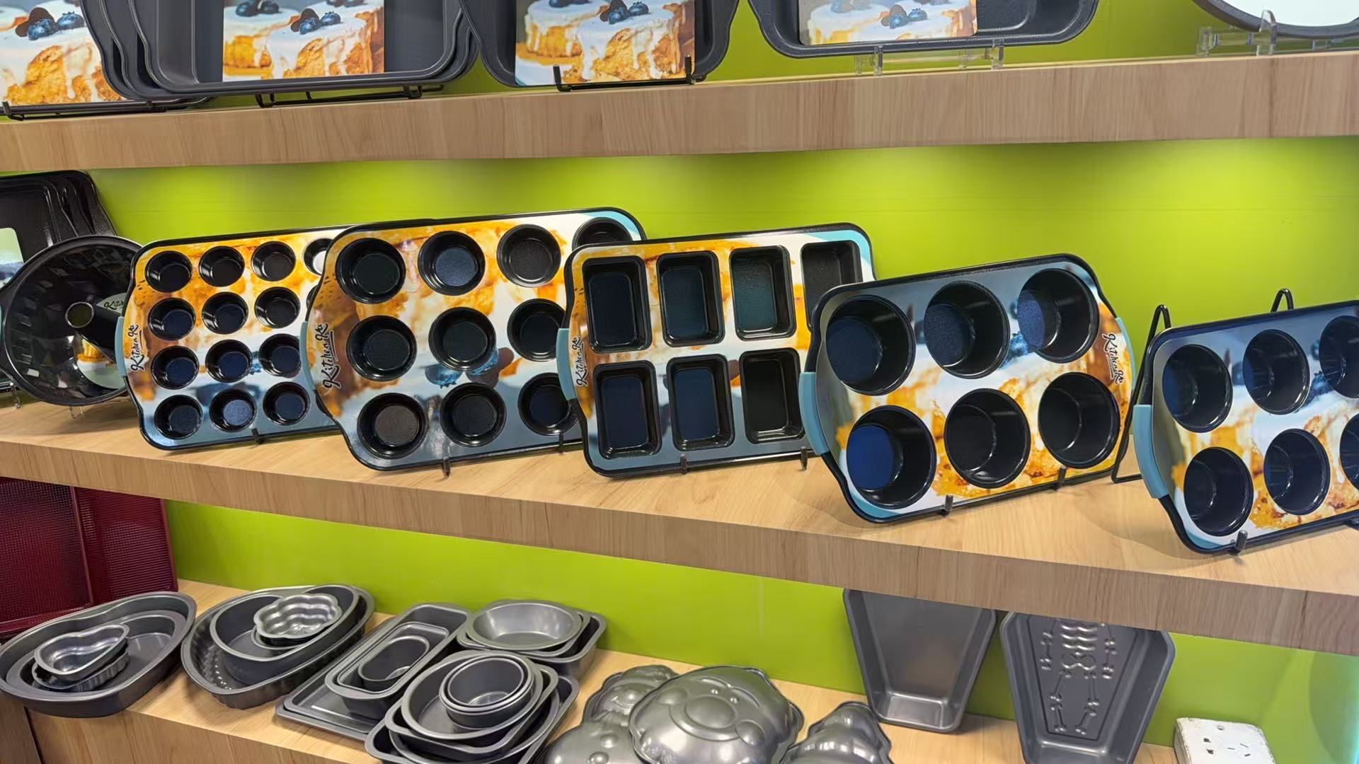 ¿Son los moldes para hornear profesionales de acero inoxidable estables al calor?